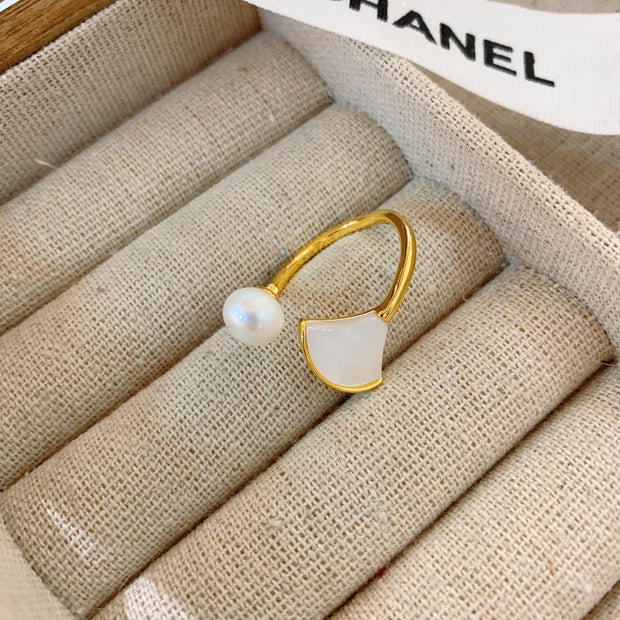 French retro niche design natural baroque pearl ring