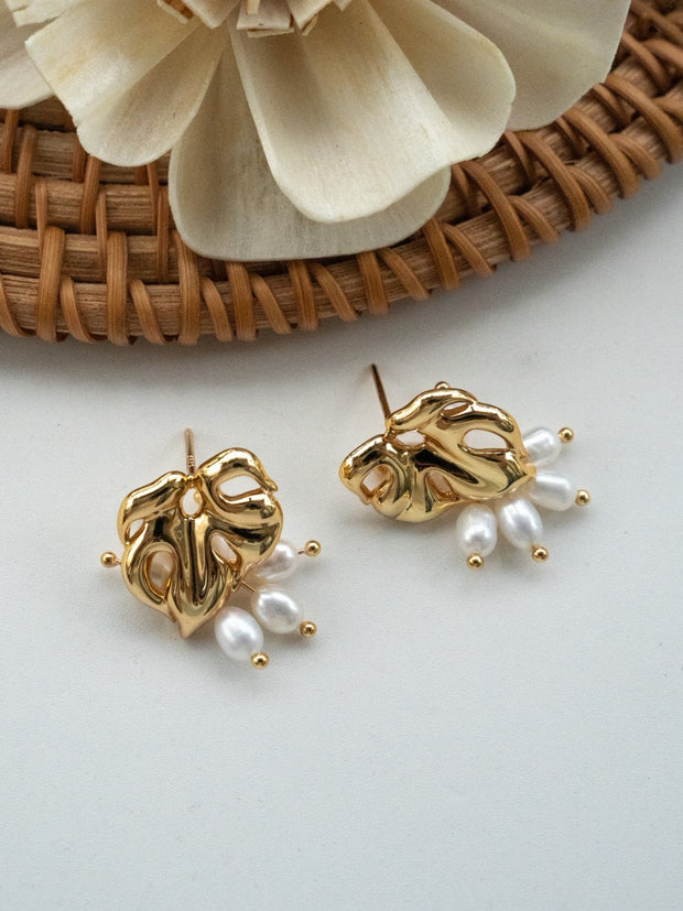 leaves pearl earrings