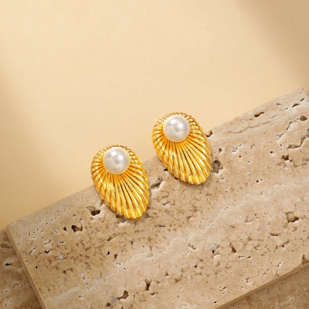 Oval Textured Stud Earrings Inlaid with Pearl