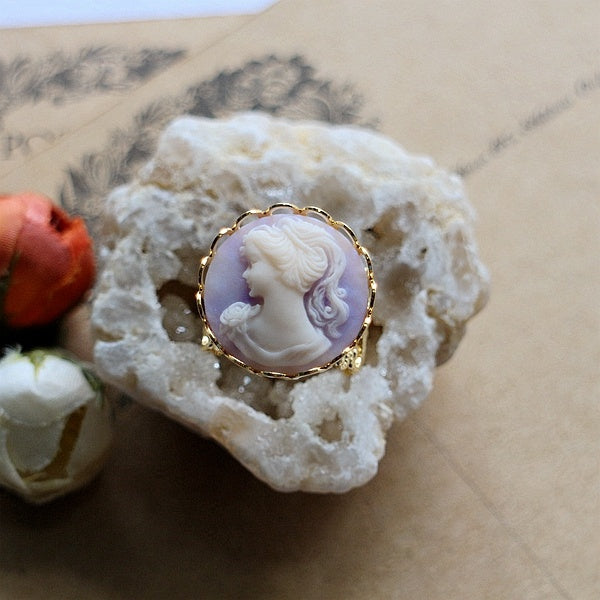 Vintage cameo pendant necklace