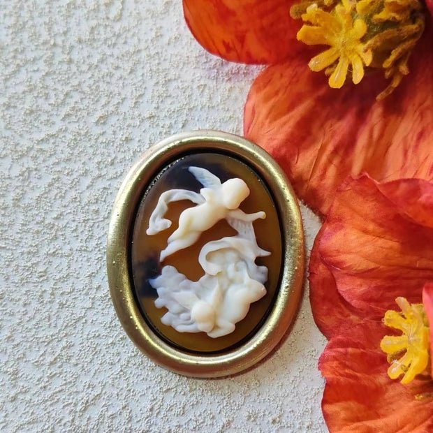 Vintage cameo pendant necklace