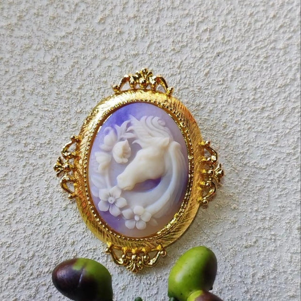 Vintage cameo pendant necklace