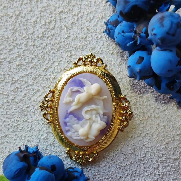 Vintage cameo pendant necklace